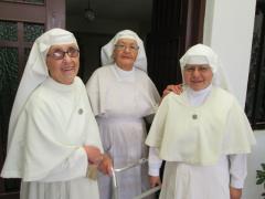 Sor Marina, Sor Magdalena, and Madre Teresa.