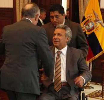 Political drama continues as Moreno replaces Correa’s media team, reaches out to private media