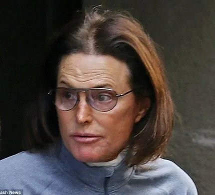 Local surgery turns man’s face into a woman’s, Venezuela ‘suffocates,’ Ethnographic exhibit at Pumapungo Museum, Oil pipeline springs leak