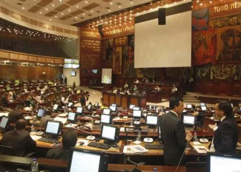 National budget approved, Artisans can join IESS, Corrections to Pascuales-Cuenca pipeline