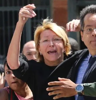 New Venezuela constituent assembly sacks Maduro critic, moves to eliminate dissent