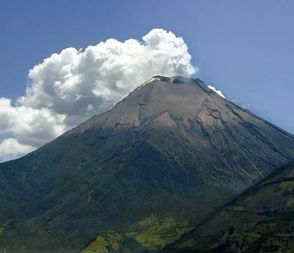 Activity intensifies at Reventador volcano