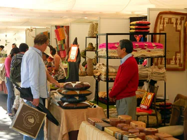 Number of cars increases, Flu shots, Fiestas in Guachapala, Korean pianist plays with orchestra,