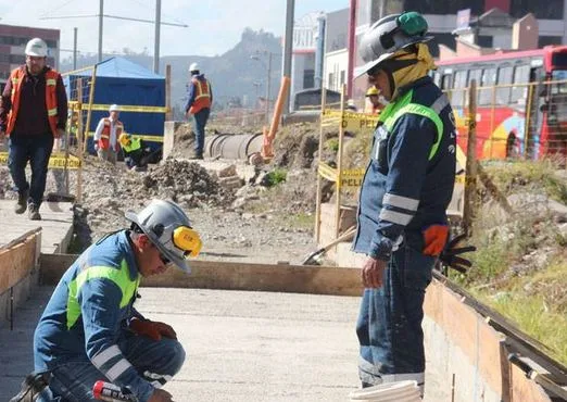 Men at work: Construction of Cuenca’s tram system resumes after a 14-month delay