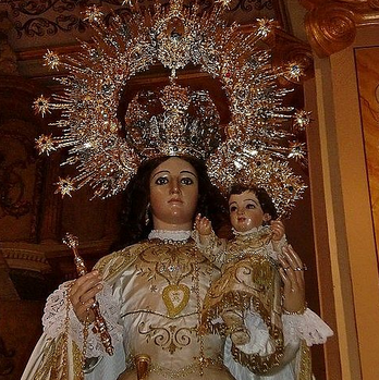 Cops target crime at Feria Libre market, Referendum campaign rules, Economy grows, Illegal gas