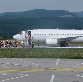 Cuenca-to-Loja flights possible in March, Tram inspector wants more money, Hula hula jam