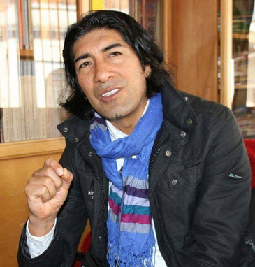 Groups want to stop Correa from leaving Ecuador