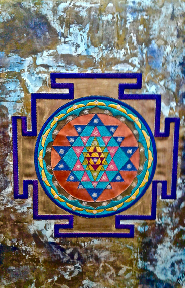 Cuenca artist Magy Peña transforms garbage into objects of beauty