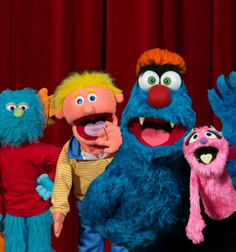 Replacement of city buses, New exhibits in Museo Pumapungo, Paving projects, El Centro pollution,