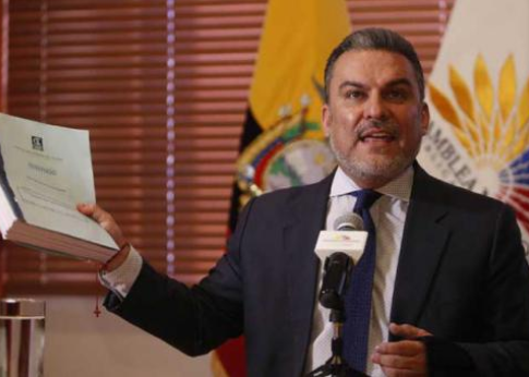 In audio tape, assembly president and Odebrecht fugitive appear to conspire against attorney general