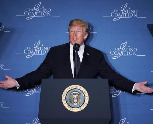 Trump announces that he will attend the Summit of the Americas next month in Lima