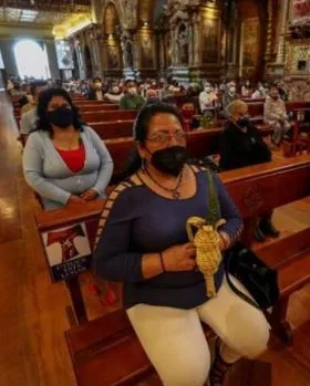 Easter week begins with restrictions; Arauz visits Cuenca, supports anti-mining vote; Covid cases increase in Cuenca; Guayaquil adopts strict rules