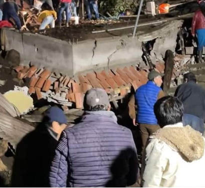 Large death toll expected from massive Alausí landslide; Cuenca rescue units arrive at the scene