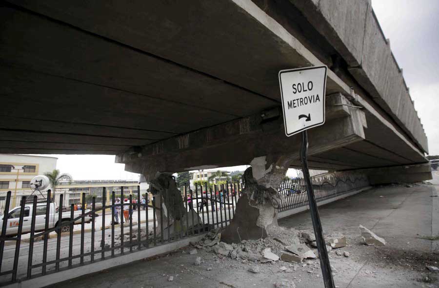 Noboa-tightens-spending-rules-on-local-governments-amid-claims-of-bloated-payrolls