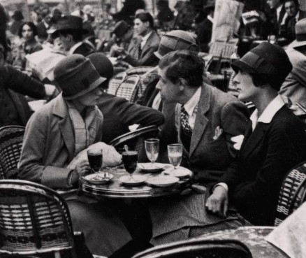 Why did Hemingway say expats are like addicts, losing touch with reality, drinking too much?