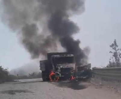 Armored bank convoy attacked on the Cuenca-Guayaquil hwy.; Energy Minister Goncalves resigns; Correa, Glas are personas non grata in the U.S.