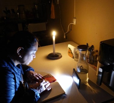 Government increases power blackouts to 14 hours