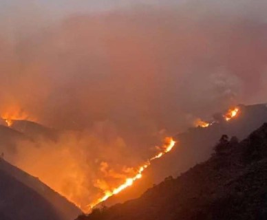 More firefighters and aircraft arrive to battle Cajas blazes as Cuenca air quality improves