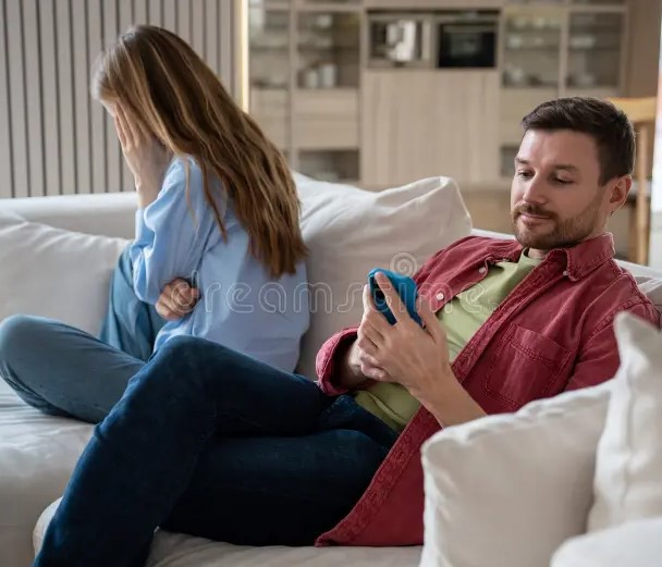 Is the internet interfering with your relationship? Here are three ways to digitally detox