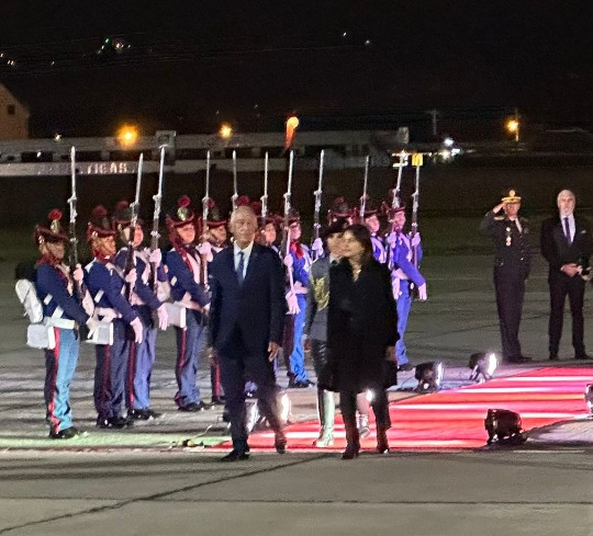 As Ibero-American Summit begins, El Centro residents are advised of security measures; Colombia resumes electric transfers to Ecuador; Protest route announced