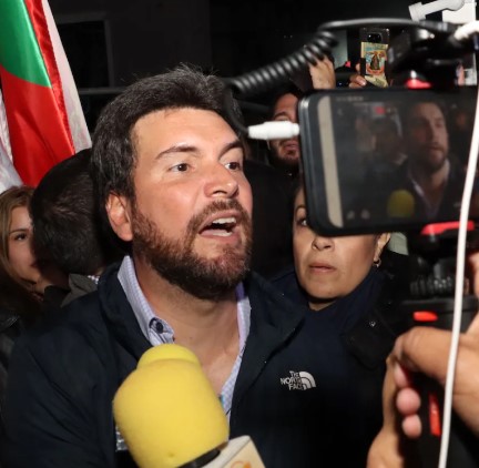 Jan Topic plans to appeal disqualification, claims it is part of Noboa’s reelection strategy