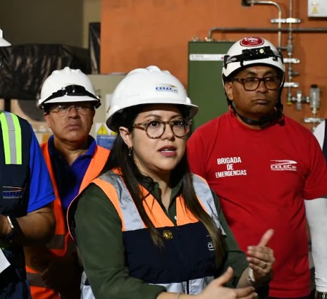 Ex-Energy Minister says she warned Noboa of crisis, fears for her safety; New Cuenca-Guayaquil highway route is considered; Anti-narco dogs head to Cuenca