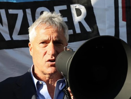 Pressure grows on U.S. President Biden to pardon lawyer who represented Ecuadorians against Chevron