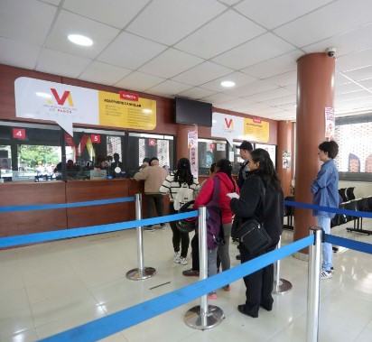 Rivers are near flood stage; Lots of options for paying property taxes; Noboa, Abad, Glas targets of Años Viejos contest winners; Antiques Expo held in El Vado