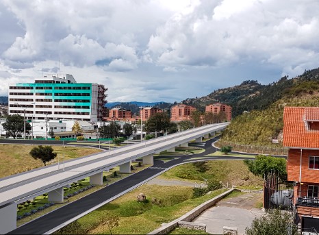 City issues river warning as more rain expected; Loja landslide threatens homes; Bids opened for autopista bypass projects; Councilor objects to concert cost