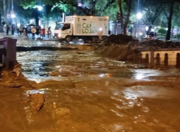 As rain washes out bridges and triggers landslides, Zamora and Lloret propose a toll road solution