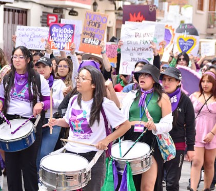 Saturday’s Women’s Day march commemorated 50 years of struggle for equal rights in Cuenca