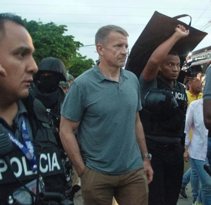 Controversial Blackwater founder Erik Prince joins police in anti-narcotics raids in Guayaquil