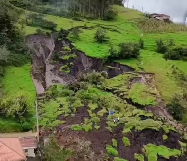 Landslides damage houses, farms south of Cuenca; IMF predicts growth for Argentina and Ecuador; Ecuador air travel recovers to pre-pandemic levels