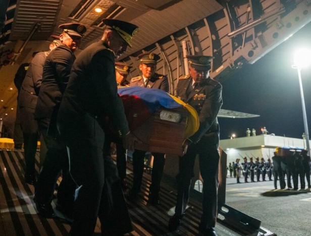 Colombian Border Commandos deny involvement in ambush as 11 soldiers are honored in Quito