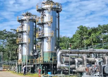 Some claim Ecuador is in the ‘twilight of the oil era’ while others say investment can extend it