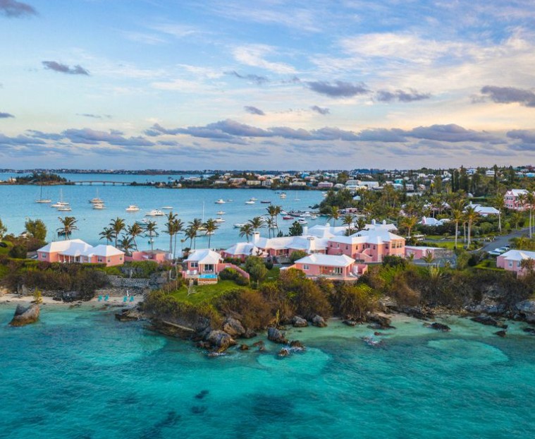 Another world? In its heyday, Bermuda deserved the title; Today, Cuenca is a better fit