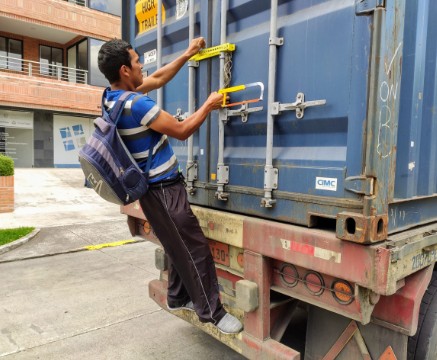 Turmoil in the U.S. boosts expat arrivals in Cuenca — and containers of household goods