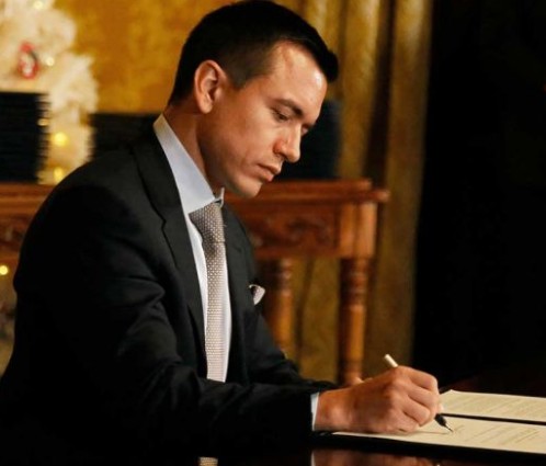 Noboa shrinks the size of government, consolidates agencies, plans layoffs of 5,000 public employees