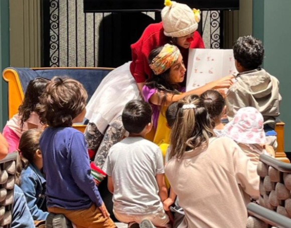 Contemporary dance at Casa de la Cultura; Kite festival and guided tours Sunday; Ecuador agrees to accept U.S. deportees; Cancer benefit for children