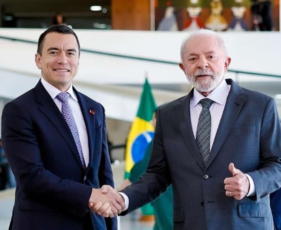 Cuenca-Manta flights planned; U.S. agrees to drop some tariffs; Chinese company to boost offshore gas production; Noboa and Lula sign agreements