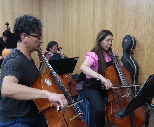 New Cuenca Philharmonic plays Vivaldi; Bienal art exhibit at the airport; Mercado 10 de Agosto parties; Two new parks open in September and October