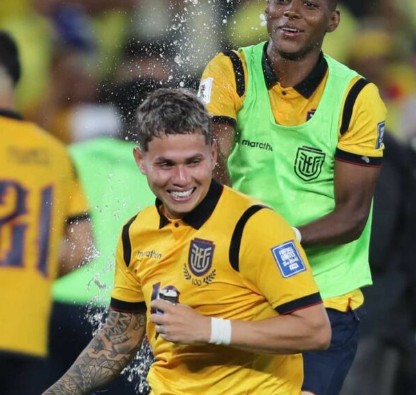 Ecuador defeats Argentina in World Cup qualifier; City to release Loma Larga environmental report; Mayors sue the government for withholding payments