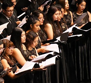 Venezuelans are major contributors to Ecuador’s economy; Int’l film festival kicks off; Top Mexican restaurants; Name that condor; Comics at Mall del Río