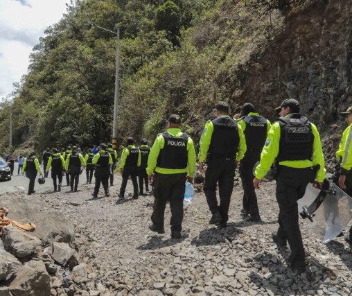 Imbabura strike talks break down; Travel is disrupted between Cuenca and Quito; Four protesters released; Diesel consumption falls following price increase