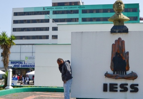 Social Security system needs a total overhaul, expert says; Many Ecuadorians drink contaminated water; Ecuadorians living overseas vote in referendum