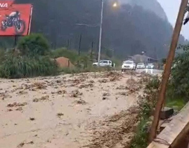 Heavy rain triggers landslides and closes highways; Maduro claims Ecuador is ‘drug supplier to the world’; Coanie calls for ‘national minga’ to oppose Noboa