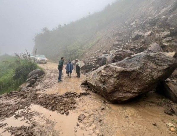 Tuberculosis and malnutrition force closure of wing of Guayaquil prison; Rejection rate for U.S. tourist visas sets record; Landslides, floods plague the area