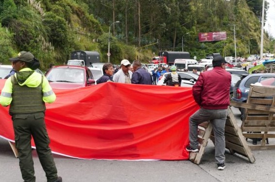 Noboa visits Cuenca and brings the government with him; Ecuador and Colombia officials to meet in Peru; China becomes Ecuador’s main trade partner