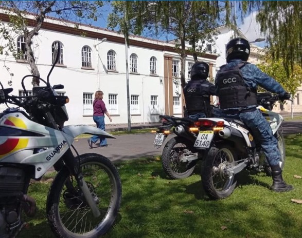 Yanuncay flood victims begin recovery; Taxi drivers warned against strike; Sale of cuys and rabbits banned in markets; Dance gala at Casa de la Cultura