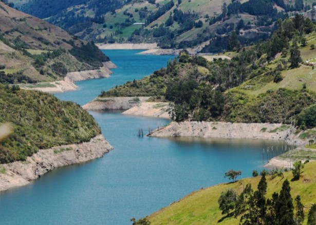 Quito, Guayaquil suffer blackouts; Noboa extends Labor Day weekend; State of emergency ordered in 9 provinces; Arrests made in Av. Las Americas murder